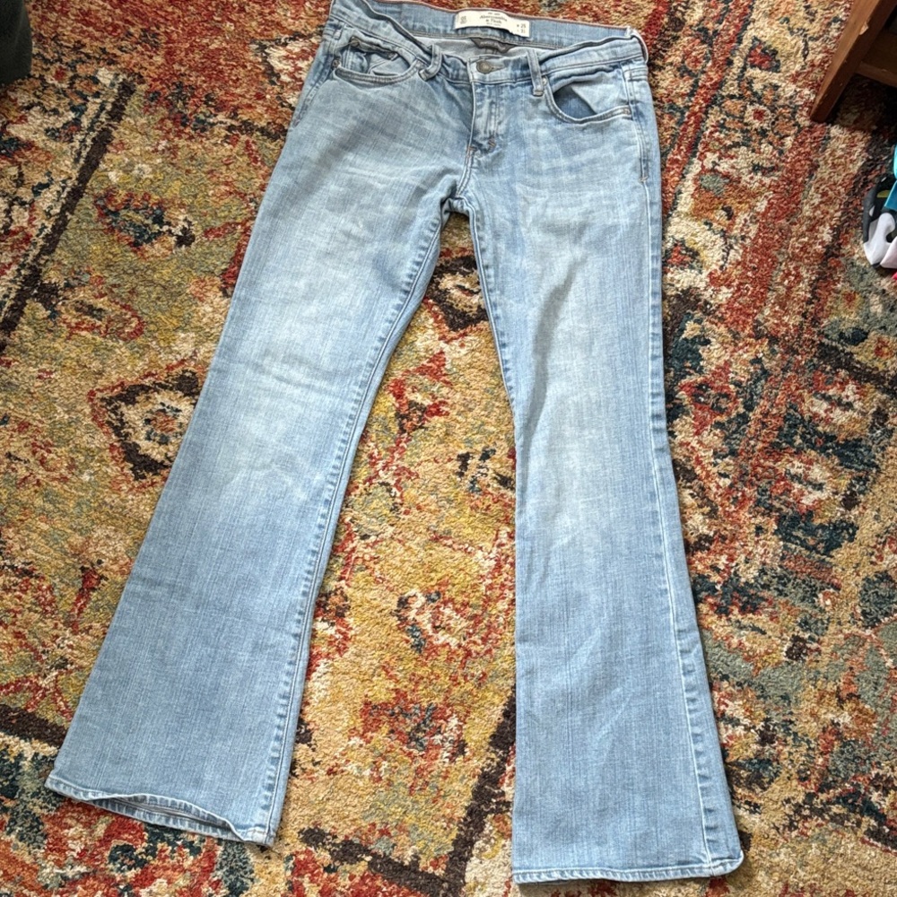 Abercrombie & Fitch Madison Wide Leg Jeans - Low Rise